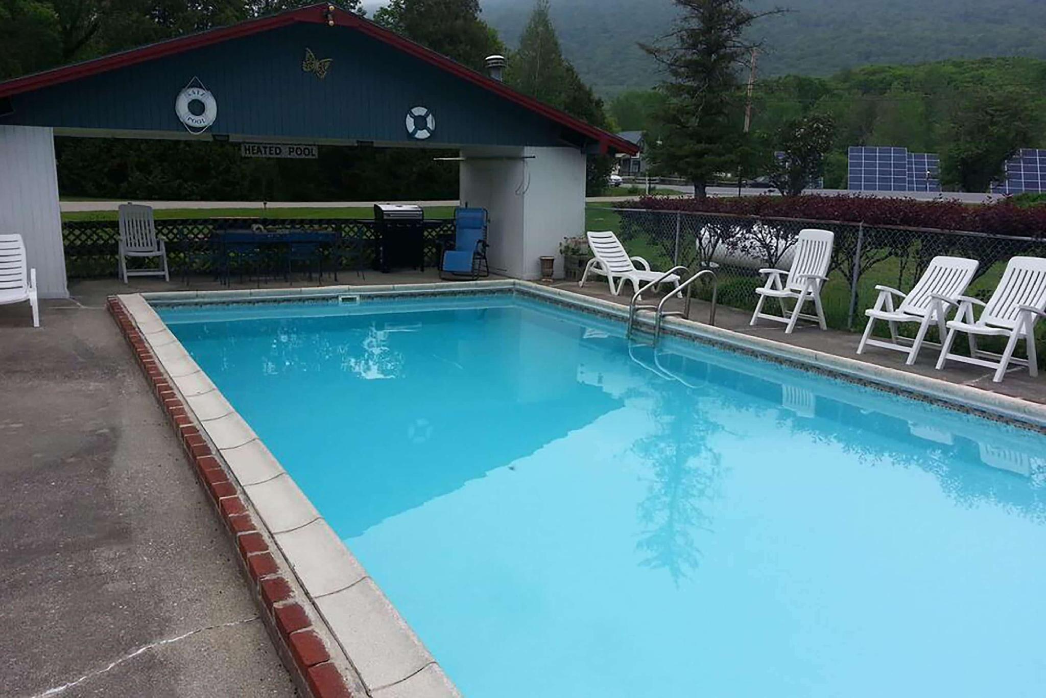 The Chalet Motel 맨체스터 센터 외부 사진